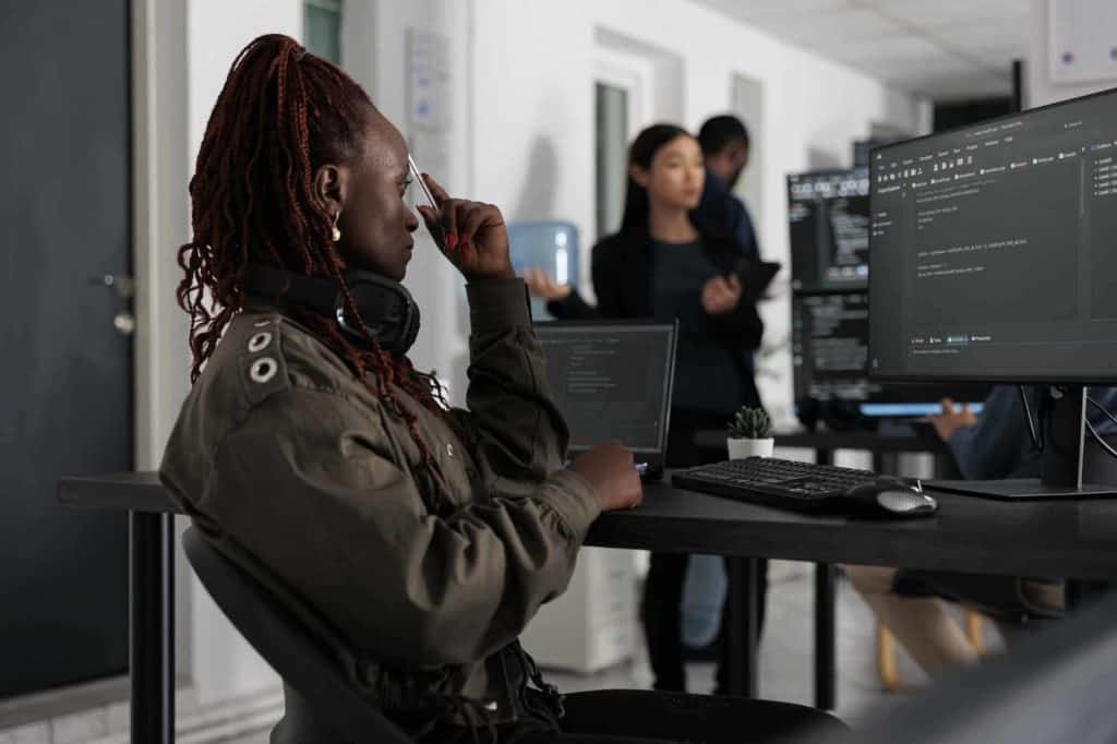 Shield4Cloud à Paris, entreprise de développement web et mobile sur-mesure, gagnez en efficacité et productivité avec des solutions numériques 100% adaptées